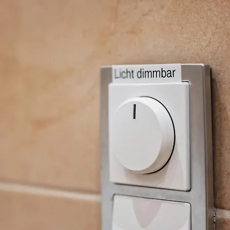 Edler Wohnraum Schwanenteich-Suite Mit Balkon, Boxspringbett, Siemens-Kaffeevollautomat, Lift, Parkplatz & Wlan 561 Mbps
