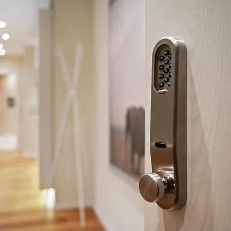 Edler Wohnraum Schwanenteich-suite Mit Balkon, Kaffeevollautomat, Lift & Parkplatz 아파트 츠비카우