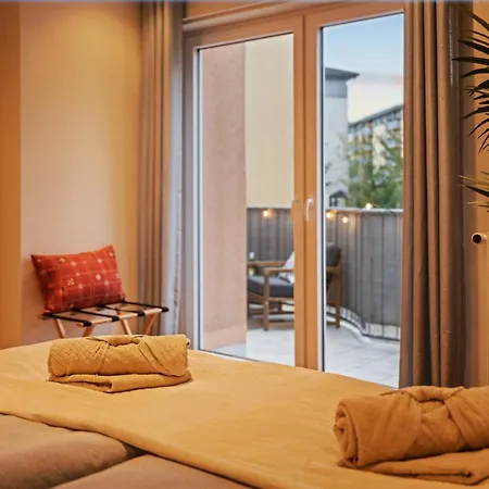 Edler Wohnraum Schwanenteich-Suite Mit Balkon, Boxspringbett, Siemens-Kaffeevollautomat, Lift, Parkplatz & Wlan 561 Mbps Daire