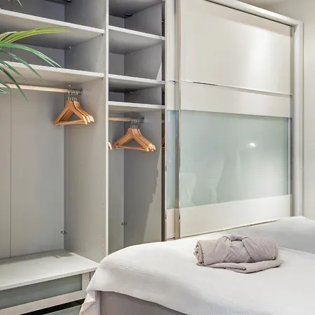 Edler Wohnraum Schwanenteich-Suite Mit Balkon, Boxspringbett, Siemens-Kaffeevollautomat, Lift, Parkplatz & Wlan 561 Mbps Daire Zwickau