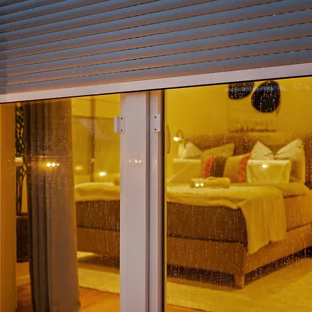 Edler Wohnraum Schwanenteich-suite Mit Balkon, Kaffeevollautomat, Lift & Parkplatz 츠비카우