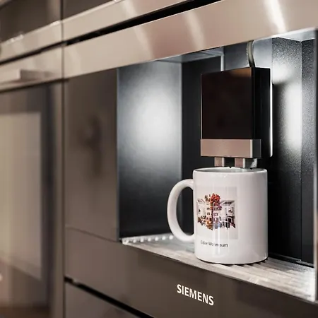 Edler Wohnraum Schwanenteich-Suite Mit Balkon, Boxspringbett, Siemens-Kaffeevollautomat, Lift, Parkplatz & Wlan 561 Mbps Daire