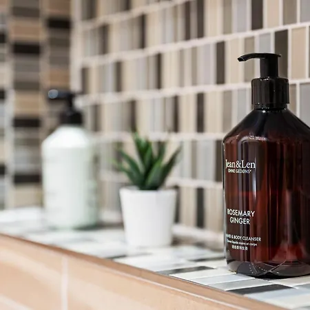 아파트 Edler Wohnraum Schwanenteich-suite Mit Balkon, Kaffeevollautomat, Lift & Parkplatz 츠비카우