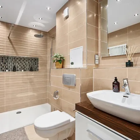 Edler Wohnraum Schwanenteich-Suite Mit Balkon, Boxspringbett, Siemens-Kaffeevollautomat, Lift, Parkplatz & Wlan 561 Mbps Zwickau