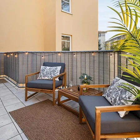 Edler Wohnraum Schwanenteich-Suite Mit Balkon, Boxspringbett, Siemens-Kaffeevollautomat, Lift, Parkplatz & Wlan 561 Mbps
